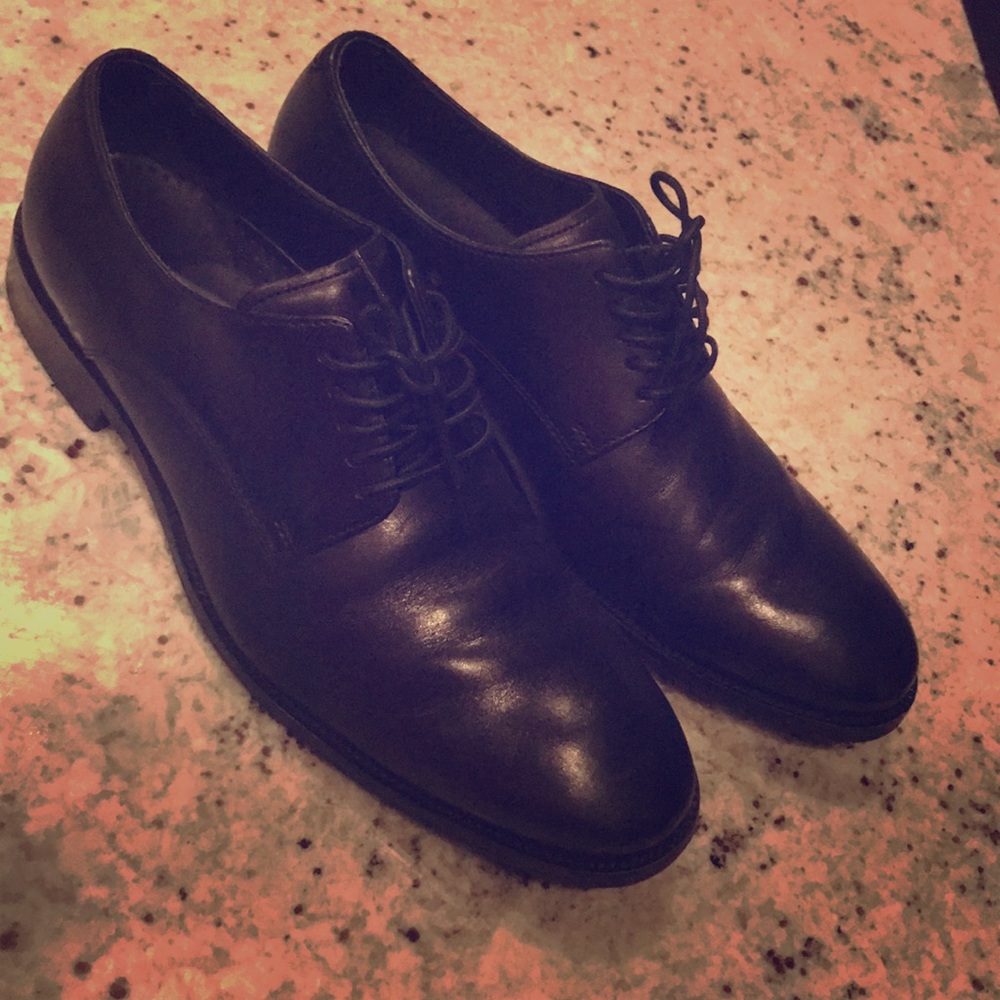 Cole Haan size 9.5 Excellent condition.